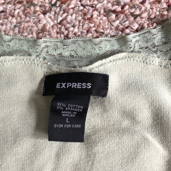 Tops - Picture 2 of 3